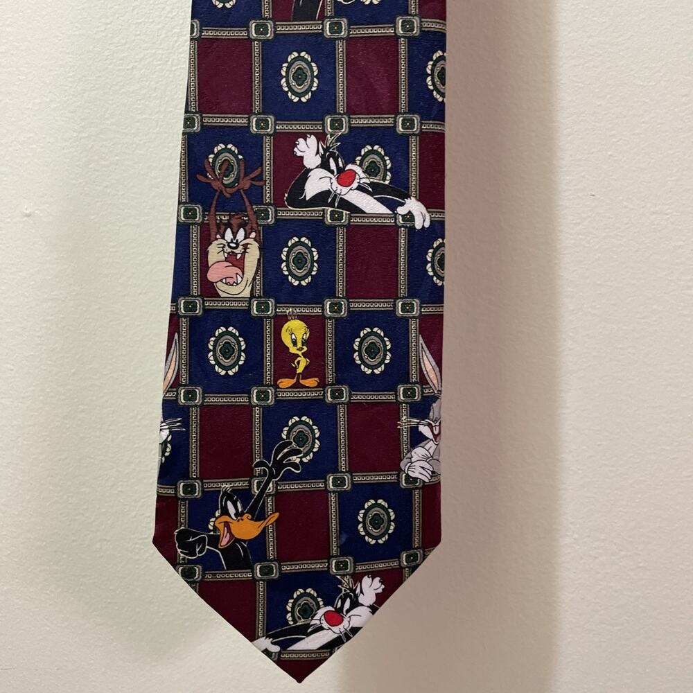 Looney Tunes 1997 Tweety Daffy Taz Bugs Bunny Characters Burgundy Red Navy 59"